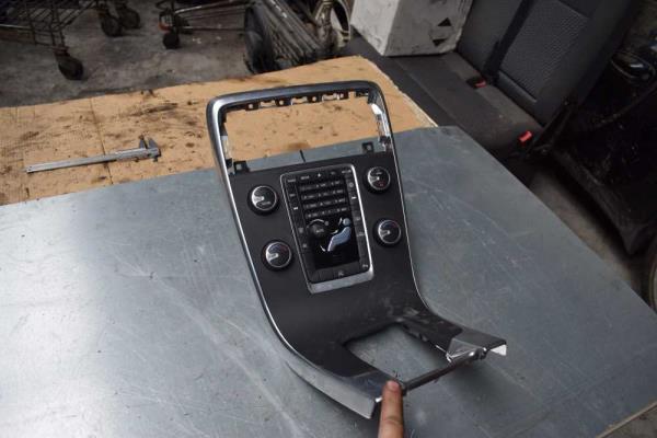 BOUTON DE CHAUFFAGE/RADIO VOLVO V60 2015 - Vue 1